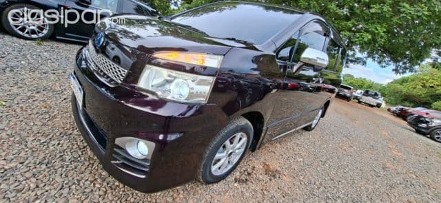 Toyota Voxy 2012