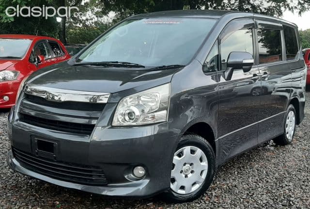 Toyota Noah 2007