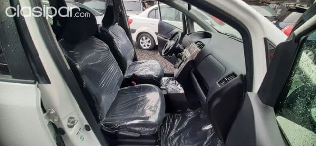 Toyota Ractis 2010