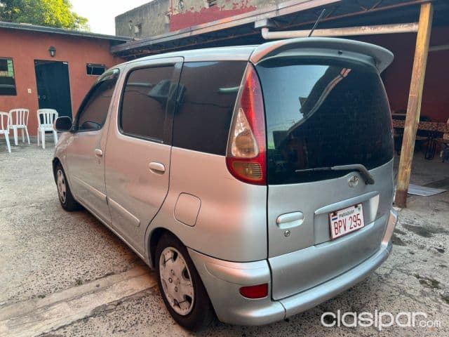 Toyota Funcargo 2002
