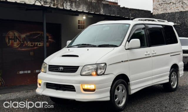 Toyota Noah 2002