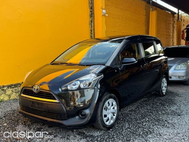 Toyota Sienta 2016