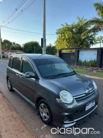Toyota Sienta 2008