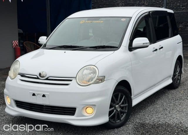 Toyota Sienta 2006