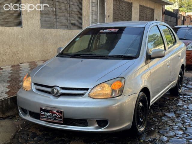 Toyota Platz 2003