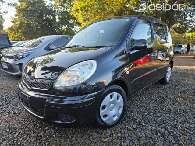 Toyota Funcargo 2004