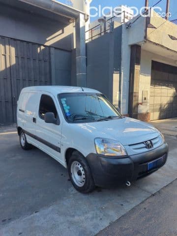 Peugeot Parnetr Año 2017