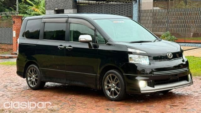 Toyota Voxy 2009