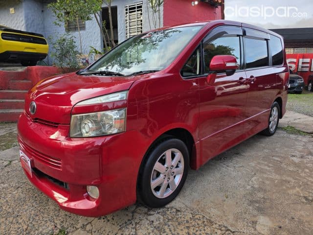 Toyota Noah 2007