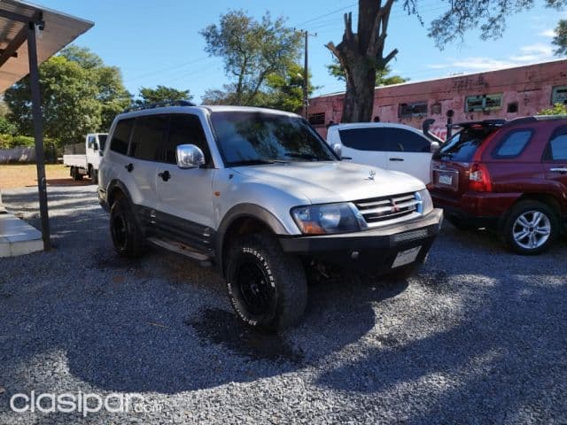 Mitsubishi Montero 2001