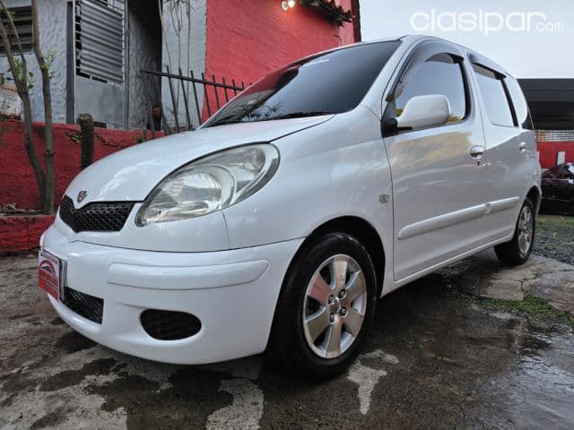 Toyota Funcargo 2003