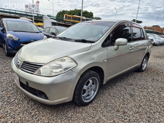 Nissan Tiida 2005