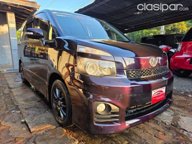 Toyota Noah 2010