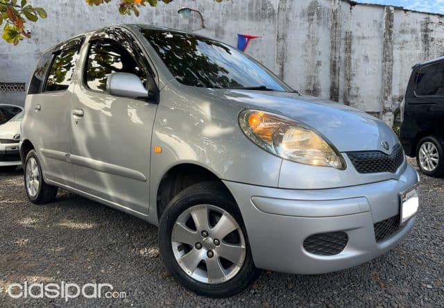 Toyota Funcargo 2003