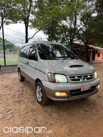 Toyota Noha 2000