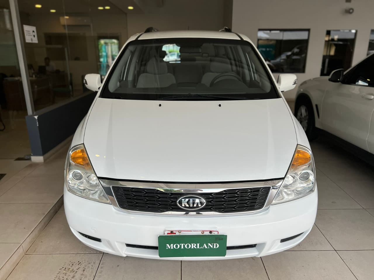 Kia Carnival 2012