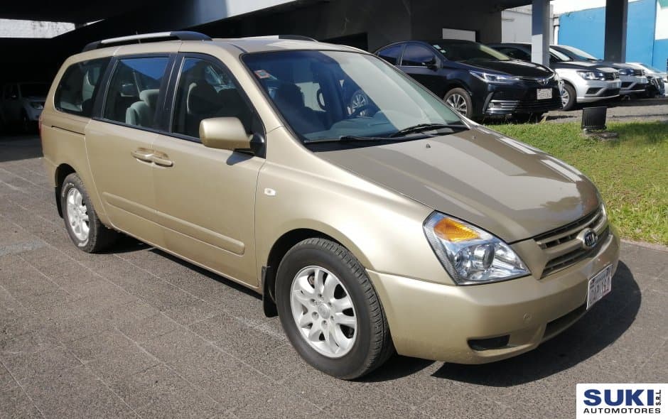 Kia Carnival 4X2 2010