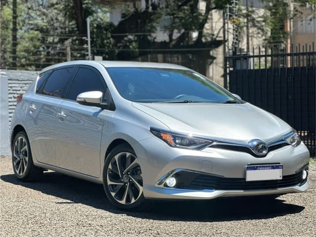 Toyota Auris 2015