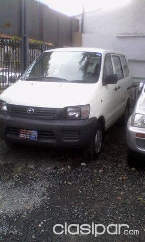 Toyota Noah 2003