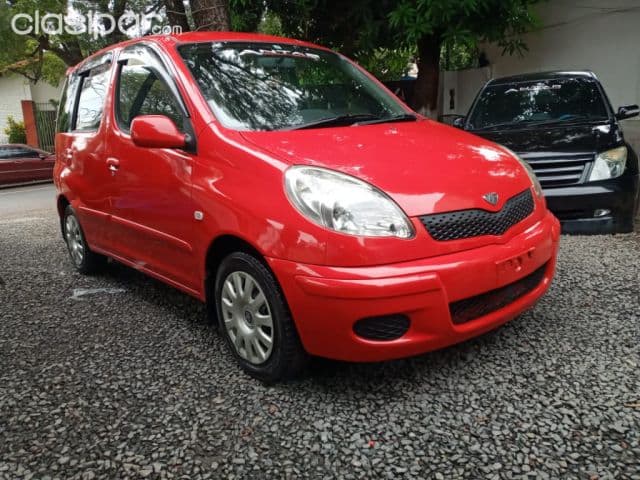 Toyota Funcargo 2003