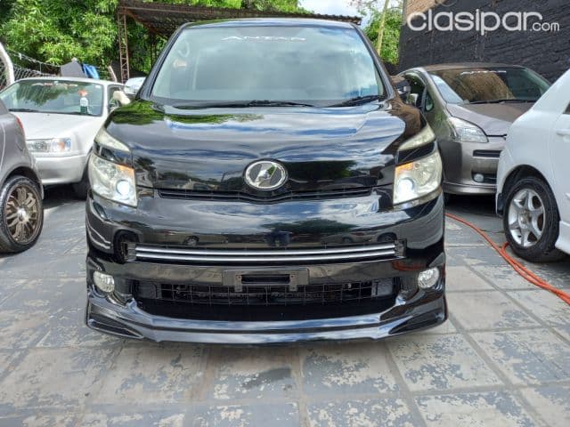 Toyota Voxy 2008