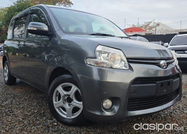 Toyota Sienta 2011