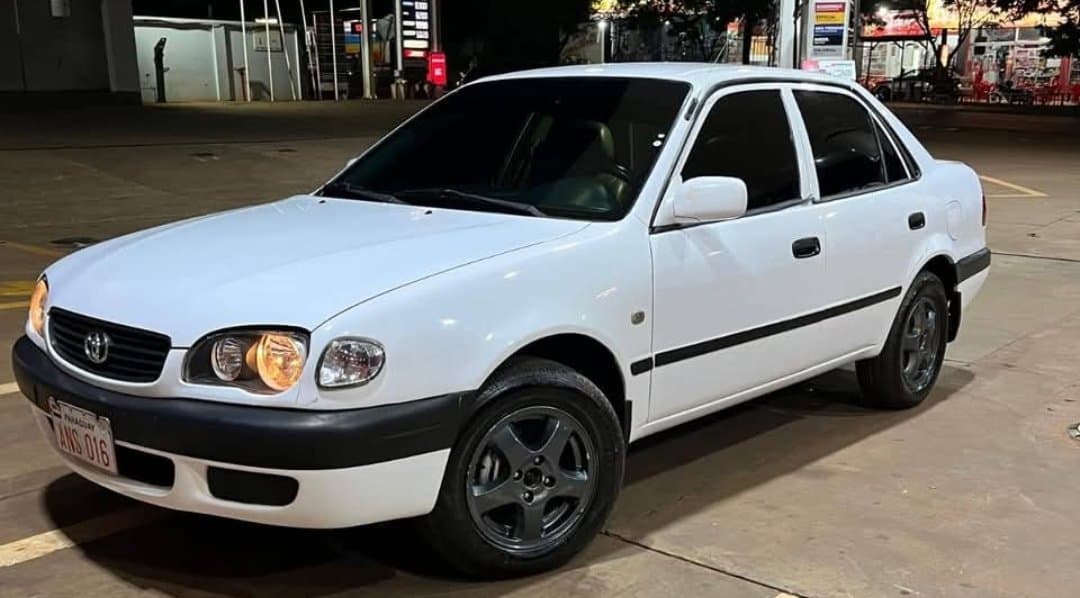 Toyota Corolla 2001 - foto 1